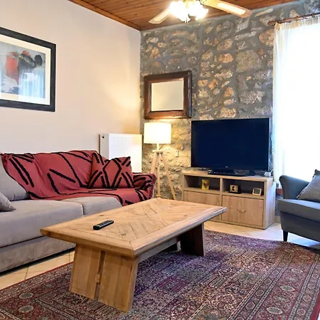 Stone House * Amfiklia